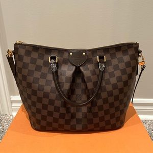 Authentic Louis Vuitton Siena MM crossbody bag new with box
